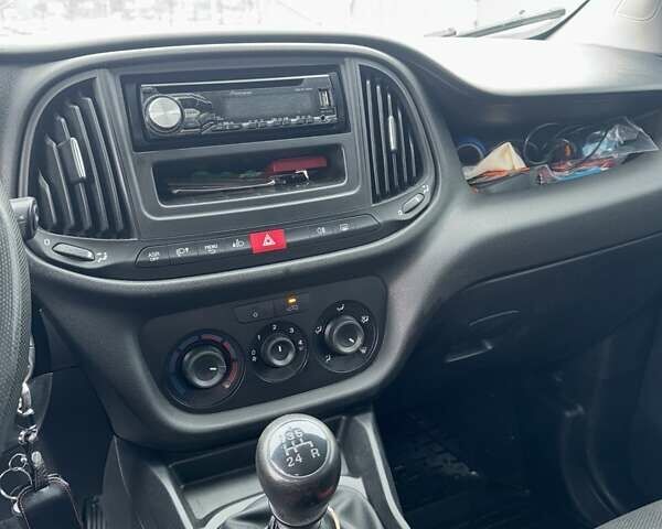 Червоний Фіат Добло, об'ємом двигуна 1.37 л та пробігом 245 тис. км за 10499 $, фото 15 на Automoto.ua