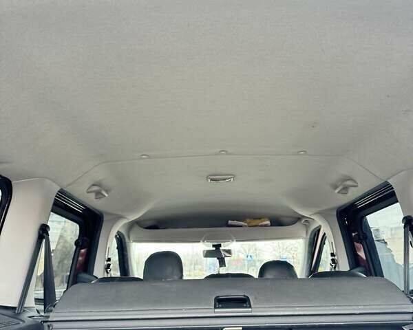 Червоний Фіат Добло, об'ємом двигуна 1.37 л та пробігом 245 тис. км за 10499 $, фото 16 на Automoto.ua