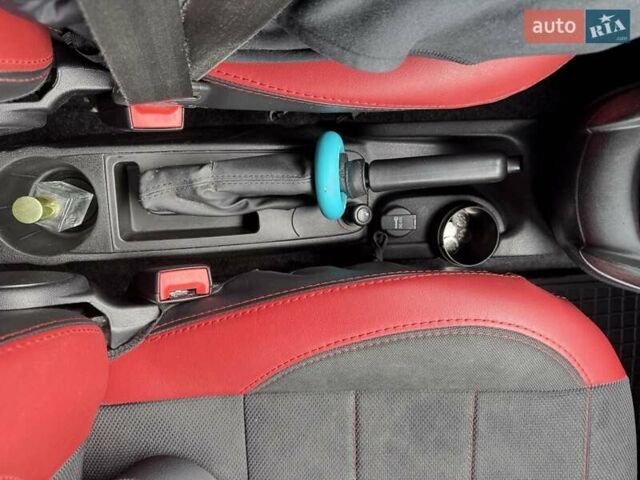 Червоний Фіат Добло, об'ємом двигуна 1.37 л та пробігом 245 тис. км за 10499 $, фото 13 на Automoto.ua