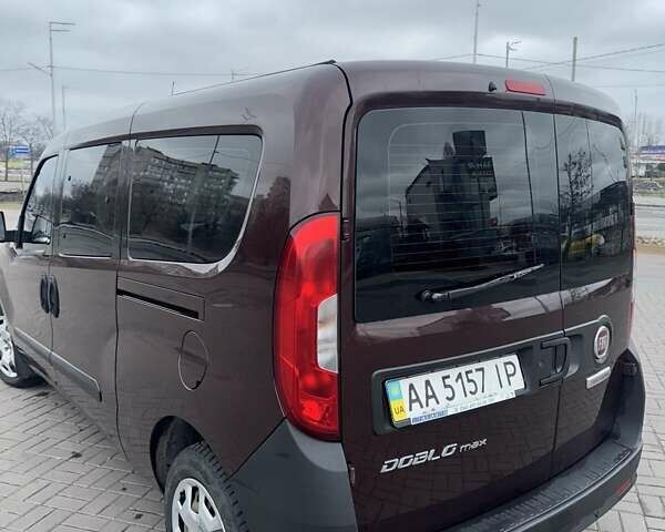 Червоний Фіат Добло, об'ємом двигуна 1.37 л та пробігом 245 тис. км за 10499 $, фото 5 на Automoto.ua