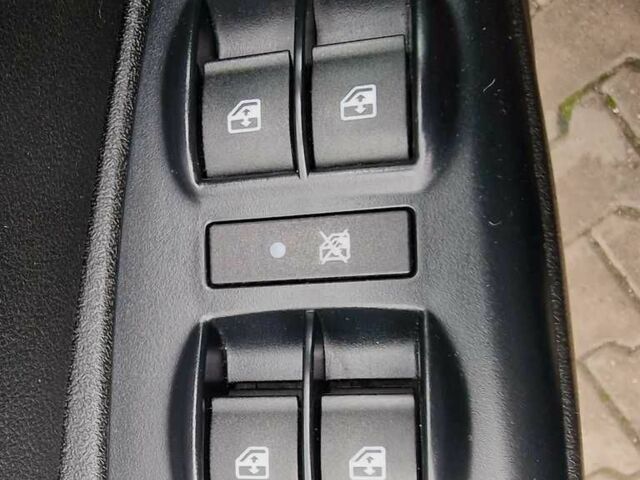 Красный Фиат Добло, объемом двигателя 1.6 л и пробегом 159 тыс. км за 8600 $, фото 15 на Automoto.ua