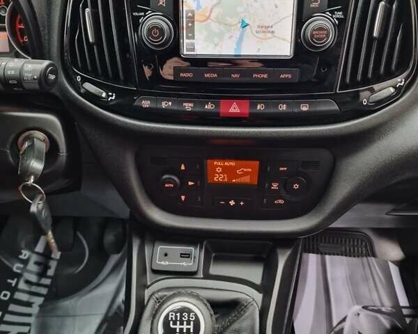 Красный Фиат Добло, объемом двигателя 1.6 л и пробегом 158 тыс. км за 11500 $, фото 15 на Automoto.ua