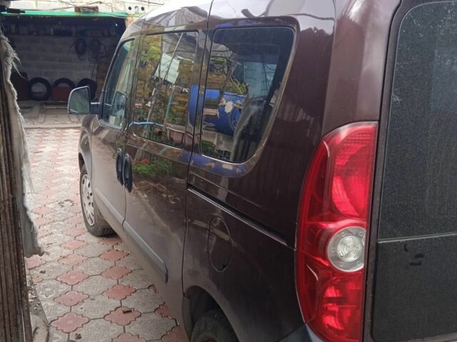 Красный Фиат Добло, объемом двигателя 0 л и пробегом 58 тыс. км за 4000 $, фото 2 на Automoto.ua