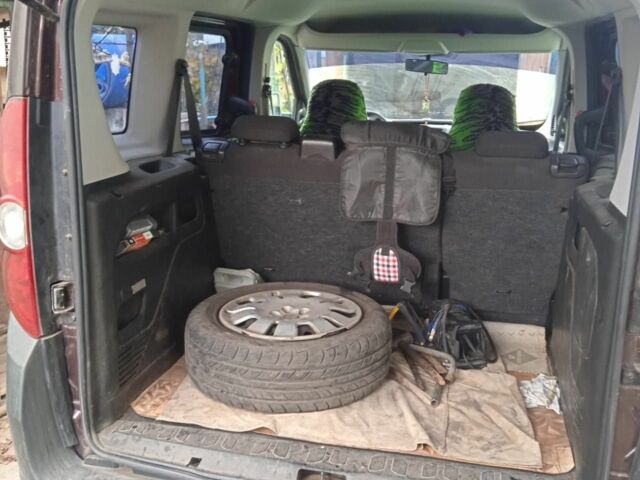 Красный Фиат Добло, объемом двигателя 0 л и пробегом 58 тыс. км за 4000 $, фото 3 на Automoto.ua