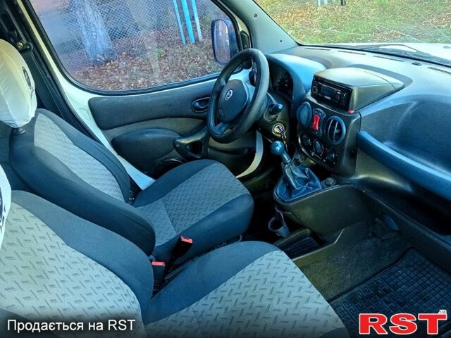 Фиат Добло, объемом двигателя 1.9 л и пробегом 350 тыс. км за 3000 $, фото 9 на Automoto.ua