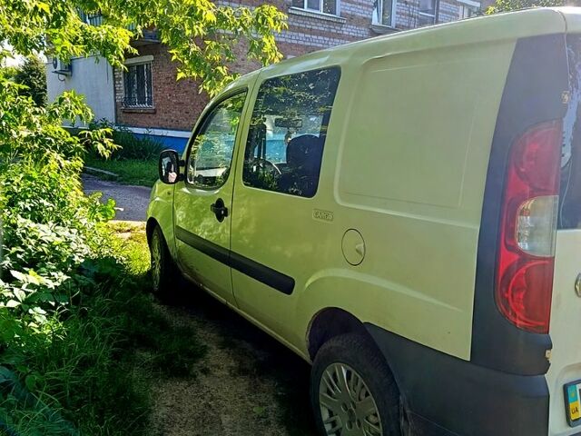Фиат Добло, объемом двигателя 1.3 л и пробегом 290 тыс. км за 2700 $, фото 2 на Automoto.ua
