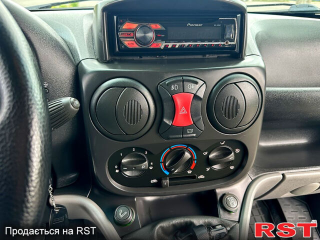 Фіат Добло, об'ємом двигуна 1.9 л та пробігом 180 тис. км за 6500 $, фото 10 на Automoto.ua
