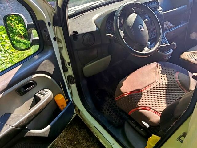 Фиат Добло, объемом двигателя 1.3 л и пробегом 290 тыс. км за 2700 $, фото 3 на Automoto.ua