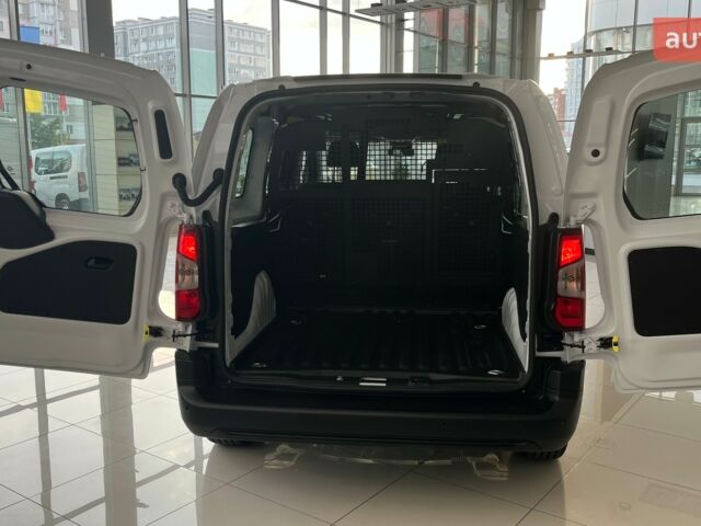 Фиат Добло, объемом двигателя 1.5 л и пробегом 0 тыс. км за 26776 $, фото 10 на Automoto.ua