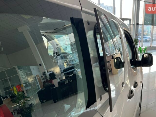 Фиат Добло, объемом двигателя 1.5 л и пробегом 0 тыс. км за 26776 $, фото 41 на Automoto.ua