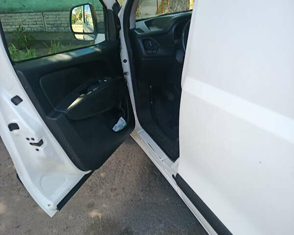 Фиат Добло 2016 в Днепре (Днепропетровске) на Automoto.ua Фиат Добло, объемом двигателя 1.25 л и пробегом 293 тыс. км за 8200 $, фото 7 на Automoto.ua