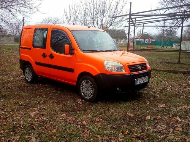Желтый Фиат Добло, объемом двигателя 1.2 л и пробегом 187 тыс. км за 5200 $, фото 5 на Automoto.ua