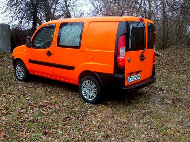 Желтый Фиат Добло, объемом двигателя 1.2 л и пробегом 187 тыс. км за 5200 $, фото 3 на Automoto.ua