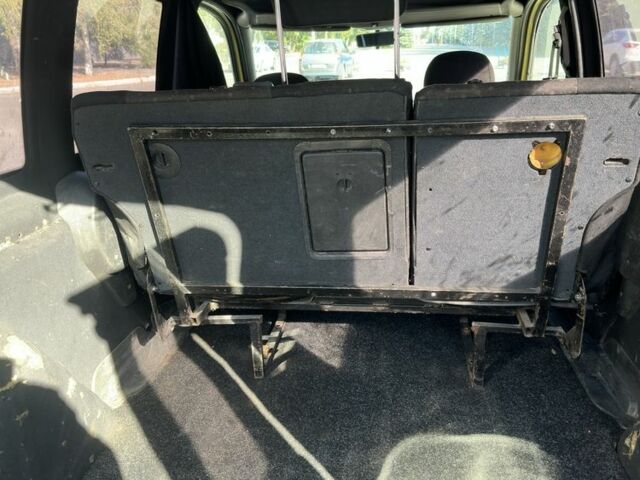 Желтый Фиат Добло, объемом двигателя 1.2 л и пробегом 223 тыс. км за 4150 $, фото 9 на Automoto.ua