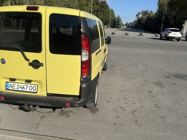 Желтый Фиат Добло, объемом двигателя 1.2 л и пробегом 223 тыс. км за 4150 $, фото 3 на Automoto.ua