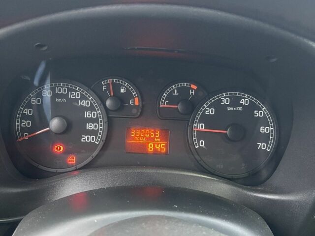 Желтый Фиат Добло, объемом двигателя 1.2 л и пробегом 332 тыс. км за 3250 $, фото 5 на Automoto.ua