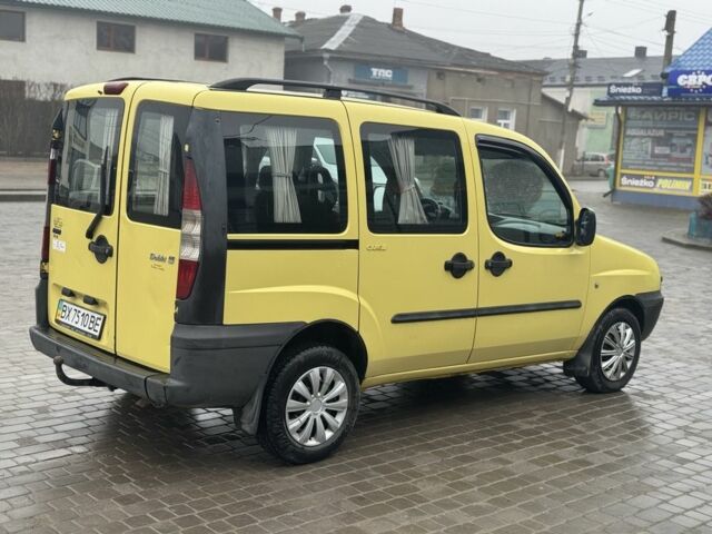 Желтый Фиат Добло, объемом двигателя 1.9 л и пробегом 260 тыс. км за 3600 $, фото 1 на Automoto.ua