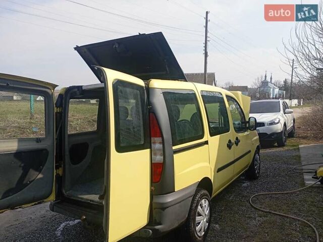 Желтый Фиат Добло, объемом двигателя 1.9 л и пробегом 289 тыс. км за 4099 $, фото 2 на Automoto.ua