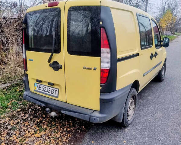 Желтый Фиат Добло, объемом двигателя 1.9 л и пробегом 249 тыс. км за 3300 $, фото 2 на Automoto.ua