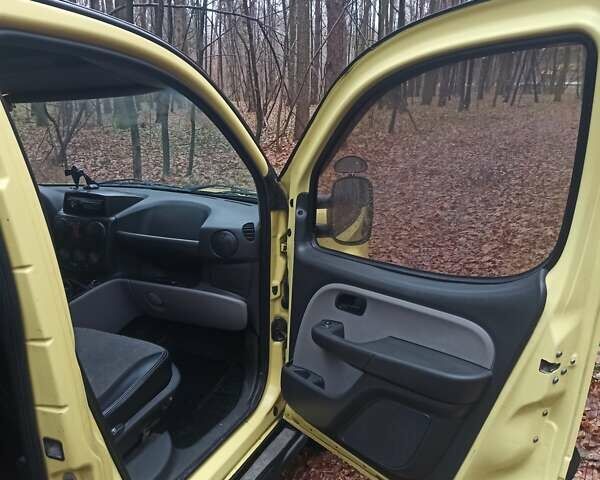 Желтый Фиат Добло, объемом двигателя 1.91 л и пробегом 363 тыс. км за 3400 $, фото 6 на Automoto.ua