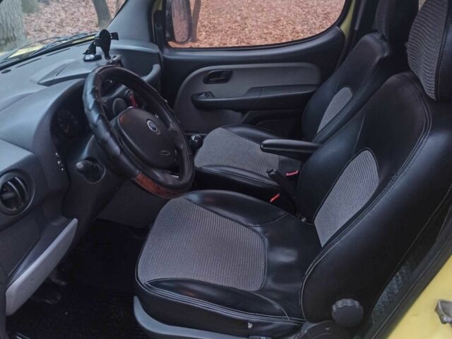 Желтый Фиат Добло, объемом двигателя 1.9 л и пробегом 363 тыс. км за 3400 $, фото 12 на Automoto.ua