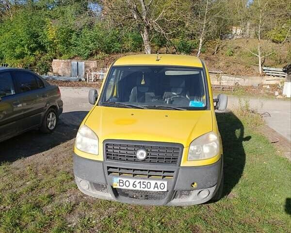 Желтый Фиат Добло, объемом двигателя 1.3 л и пробегом 308 тыс. км за 3100 $, фото 3 на Automoto.ua
