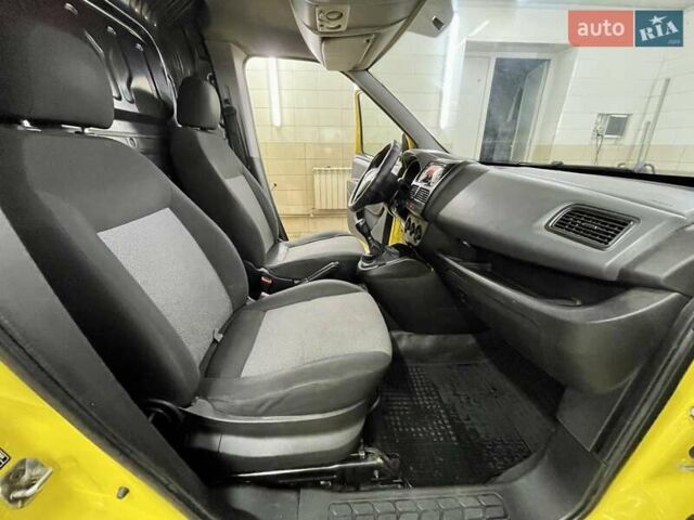 Жовтий Фіат Добло, об'ємом двигуна 1.25 л та пробігом 301 тис. км за 5099 $, фото 25 на Automoto.ua