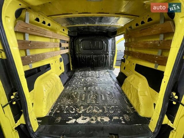 Жовтий Фіат Добло, об'ємом двигуна 1.25 л та пробігом 301 тис. км за 5099 $, фото 13 на Automoto.ua