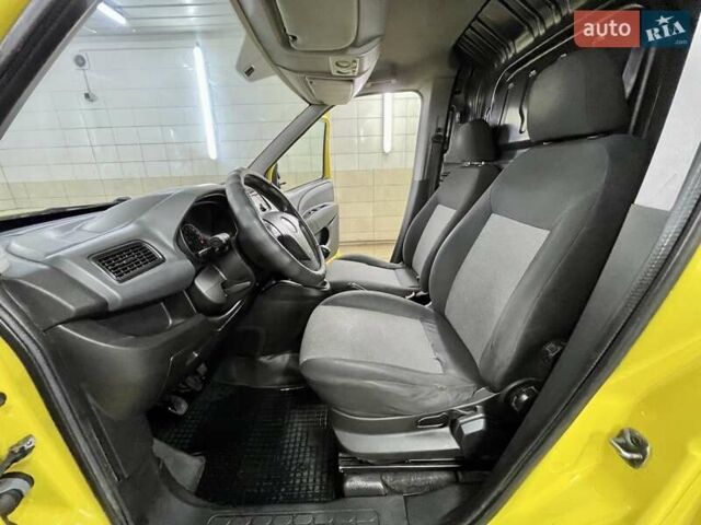 Жовтий Фіат Добло, об'ємом двигуна 1.25 л та пробігом 301 тис. км за 5099 $, фото 18 на Automoto.ua