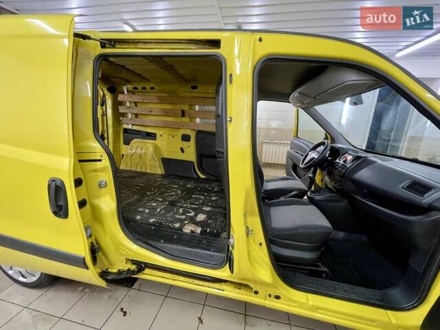 Жовтий Фіат Добло, об'ємом двигуна 1.25 л та пробігом 301 тис. км за 5099 $, фото 22 на Automoto.ua