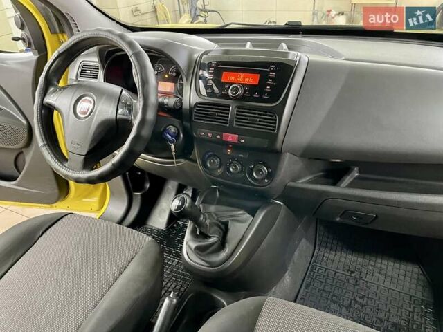 Жовтий Фіат Добло, об'ємом двигуна 1.25 л та пробігом 301 тис. км за 5099 $, фото 27 на Automoto.ua