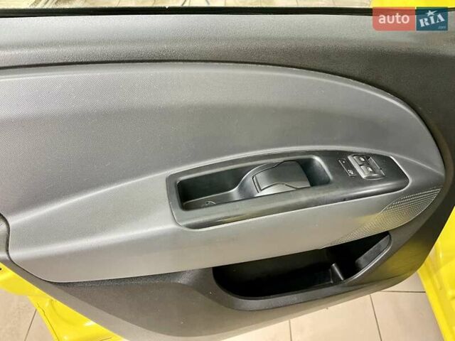 Жовтий Фіат Добло, об'ємом двигуна 1.25 л та пробігом 301 тис. км за 5099 $, фото 21 на Automoto.ua