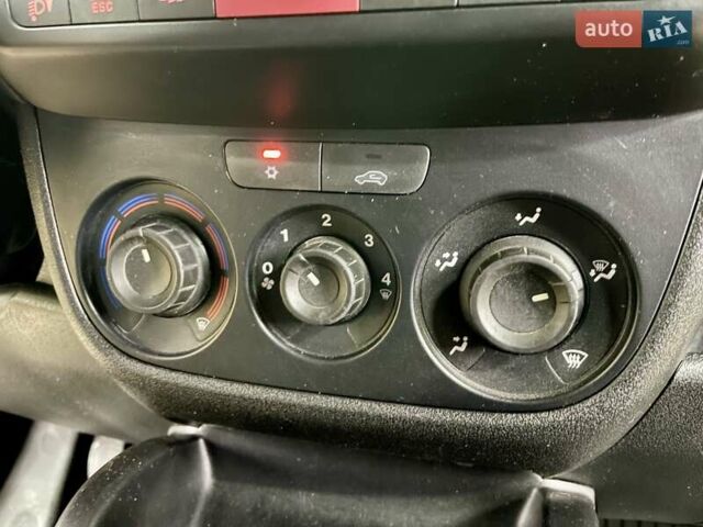 Жовтий Фіат Добло, об'ємом двигуна 1.25 л та пробігом 301 тис. км за 5099 $, фото 28 на Automoto.ua