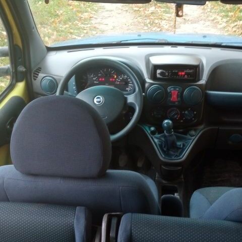 Желтый Фиат Добло, объемом двигателя 0 л и пробегом 215 тыс. км за 3700 $, фото 6 на Automoto.ua