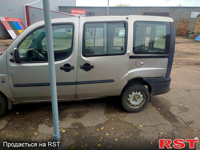 Серый Фиат Добло, объемом двигателя 1.9 л и пробегом 250 тыс. км за 1550 $, фото 1 на Automoto.ua
