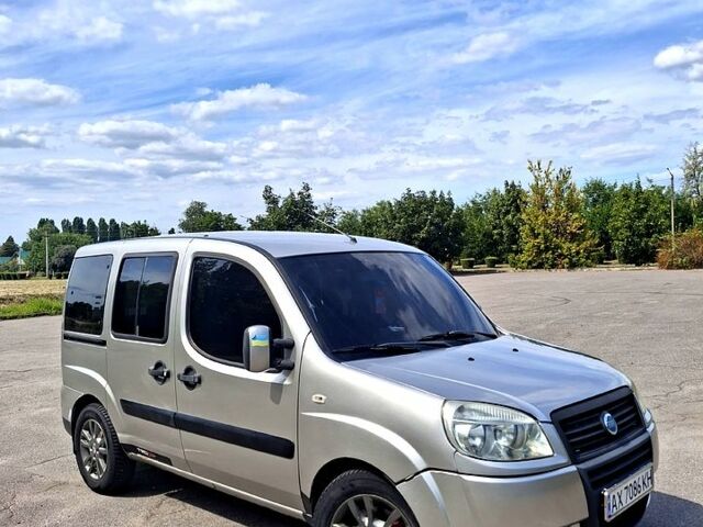 Сірий Фіат Добло, об'ємом двигуна 1.4 л та пробігом 246 тис. км за 3800 $, фото 1 на Automoto.ua
