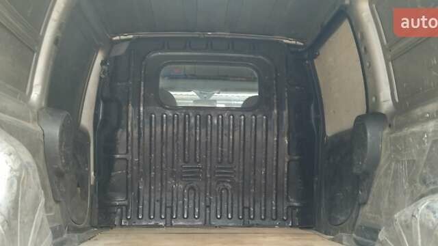 Серый Фиат Добло, объемом двигателя 1.2 л и пробегом 390 тыс. км за 3999 $, фото 6 на Automoto.ua