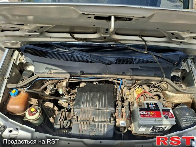 Сірий Фіат Добло, об'ємом двигуна 1.4 л та пробігом 246 тис. км за 3800 $, фото 3 на Automoto.ua