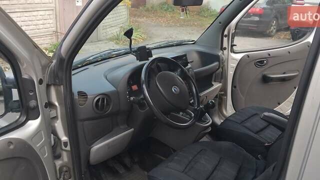 Серый Фиат Добло, объемом двигателя 1.2 л и пробегом 390 тыс. км за 3999 $, фото 9 на Automoto.ua