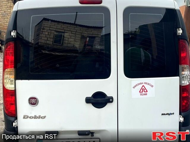 Серый Фиат Добло, объемом двигателя 1.5 л и пробегом 202 тыс. км за 4950 $, фото 6 на Automoto.ua