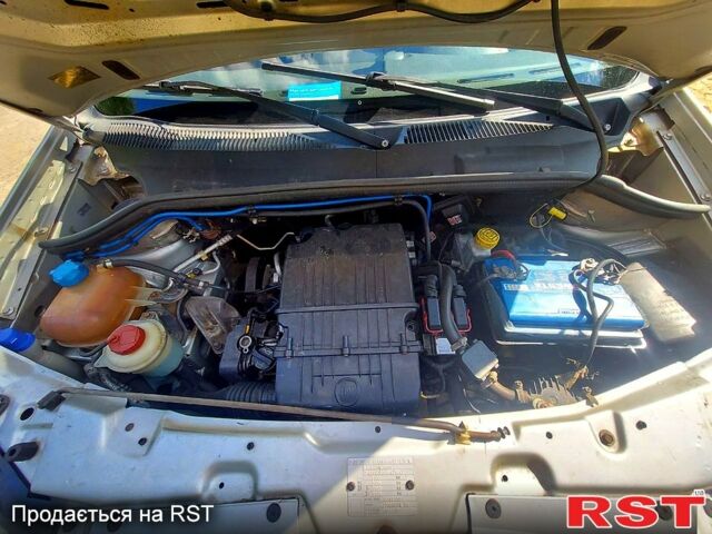 Сірий Фіат Добло, об'ємом двигуна 1.4 л та пробігом 230 тис. км за 5500 $, фото 8 на Automoto.ua