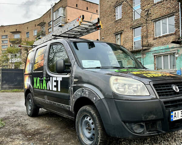 Серый Фиат Добло, объемом двигателя 1.6 л и пробегом 322 тыс. км за 3100 $, фото 3 на Automoto.ua