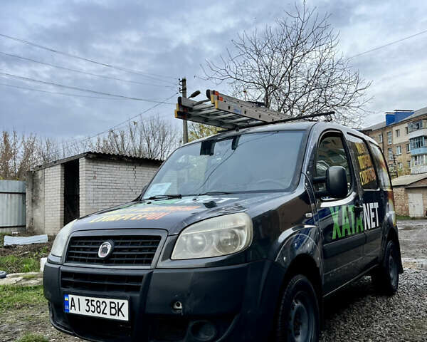 Серый Фиат Добло, объемом двигателя 1.6 л и пробегом 322 тыс. км за 3100 $, фото 1 на Automoto.ua