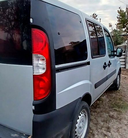 Серый Фиат Добло, объемом двигателя 1.4 л и пробегом 208 тыс. км за 5500 $, фото 7 на Automoto.ua
