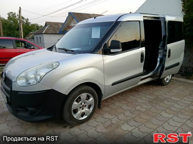 Серый Фиат Добло, объемом двигателя 1.6 л и пробегом 200 тыс. км за 6700 $, фото 2 на Automoto.ua