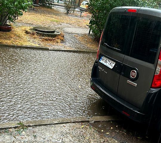 Сірий Фіат Добло, об'ємом двигуна 1.6 л та пробігом 105 тис. км за 8200 $, фото 1 на Automoto.ua