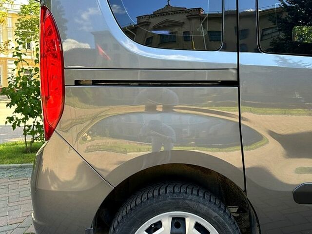 Сірий Фіат Добло, об'ємом двигуна 1.4 л та пробігом 27 тис. км за 10500 $, фото 3 на Automoto.ua