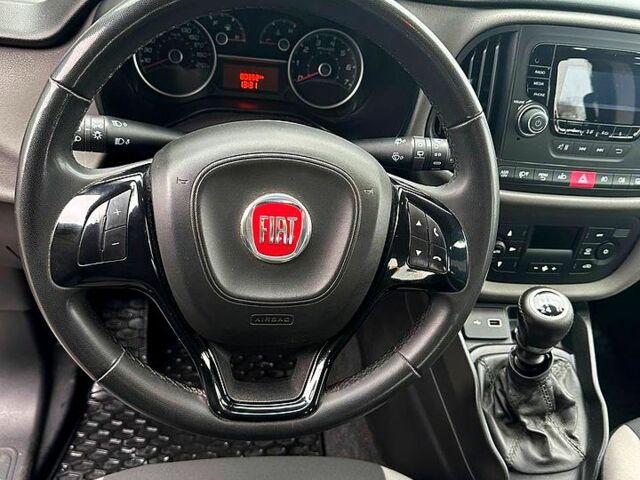 Серый Фиат Добло, объемом двигателя 1.4 л и пробегом 80 тыс. км за 16900 $, фото 3 на Automoto.ua