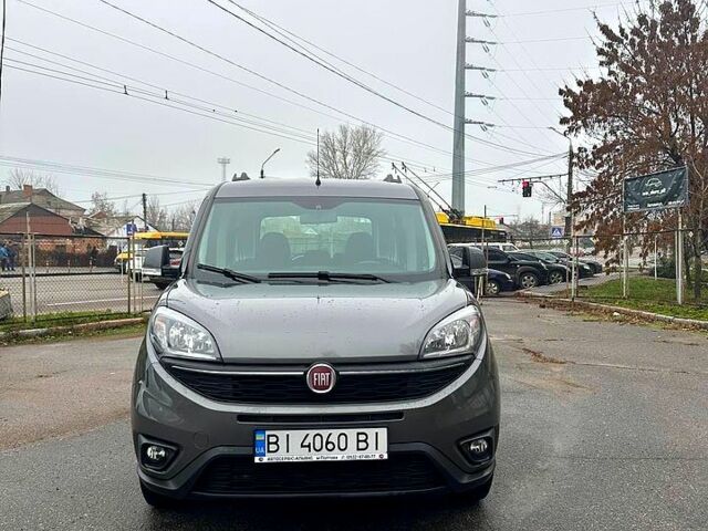 Серый Фиат Добло, объемом двигателя 1.4 л и пробегом 80 тыс. км за 16900 $, фото 4 на Automoto.ua