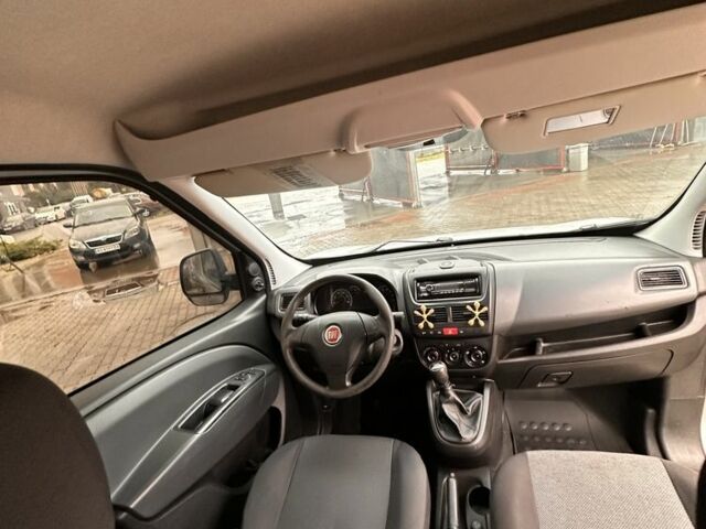 Серый Фиат Добло, объемом двигателя 1.6 л и пробегом 292 тыс. км за 5300 $, фото 5 на Automoto.ua